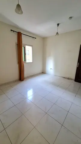 غرفه وصاله مناسبه لعائله صغيره بالقاسميه المحطه بالقرب من جميع الخدمات
