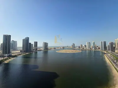 فرصة تملك استثنائية في موقع مميز على الواجهة البحرية في الشارقة 🌊✨