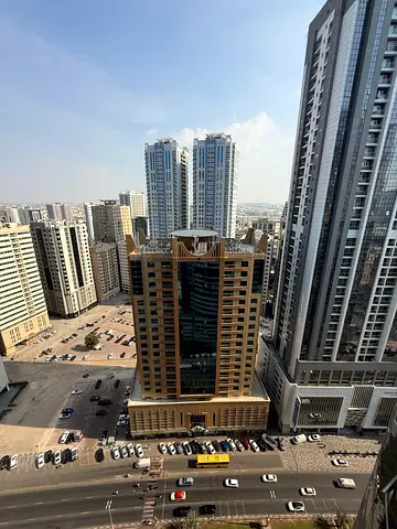 للبيع شقة غرفتين وصالة في برج تايجر 2