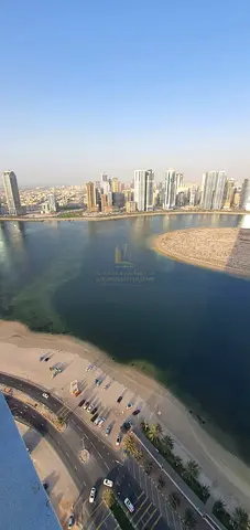 للبيع شقة فخمة جدا 3 غرف نوم ماستر وصالة في برج أول صف على البحيرة أطلالة رائعة أمامية جانبية على البحيرة