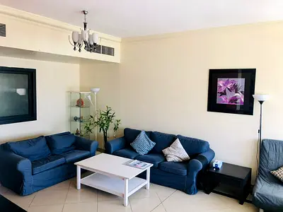 للبيع في برج لمياء  شقة مميزة