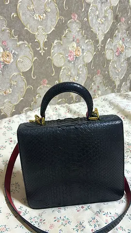 S’uvimol Square F Bi-Color Python – Excellent Condition