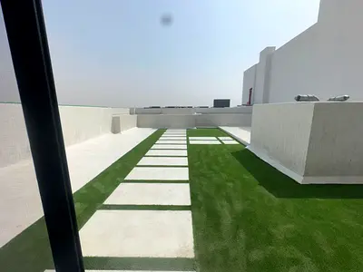 نحن اكثر من مجرد خدمه لانك تستاهل الافضل  في قلب المدينة، قريب من كل ما تحتاجه". "سكن مهيأ يجمع بين الراحة والخدمات". "استمتع بأسعد الأحياء السكنية".