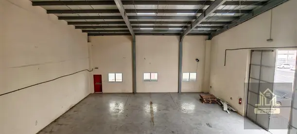 Modern Industrial Warehouse | 4,000 Sq Ft | Mezzanine | Al Saja’a, Sharjah