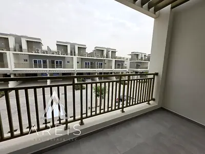 Spacious Well Maintained 3BR Town House |Vacant