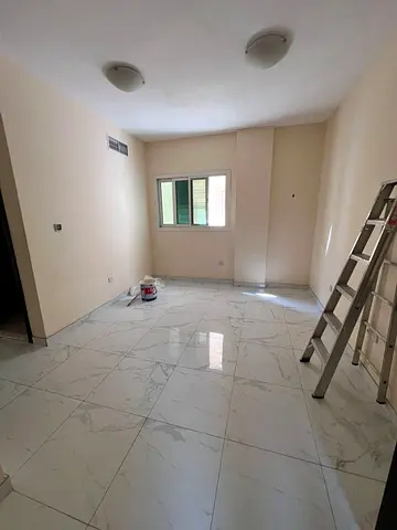🔥 A fantastic opportunity for annual rent in Al Qulaya! 🔥 🏠 One-bedroom apartment with a spacious living room