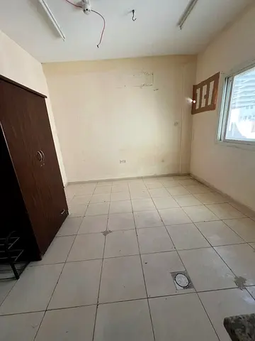 Studio in Al Naba’a in a vibrant location close to services and transportation, a quiet area suitable for family living.