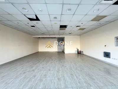 Very prime lecation luxury shop on the road business area ready to move only jest 90k