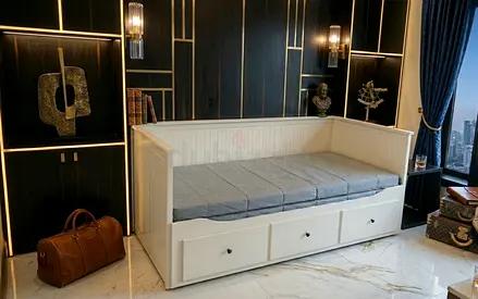 Modern Daybed: Minimal style, durable structure, and multi-functional seating and sleeping option