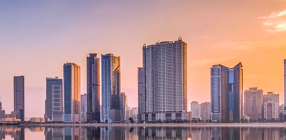 بناية سكنية للبيع | في موقع مميز