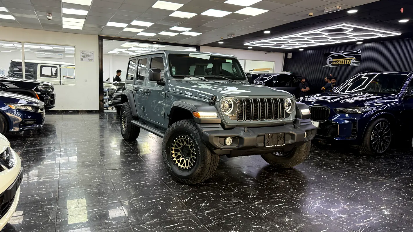 Jeep Wrangler Unlimited 2025 — photo 1 of 20