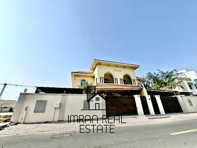 Offer Spacious Corner Independent 4BR Villa Corniche Beach Ready