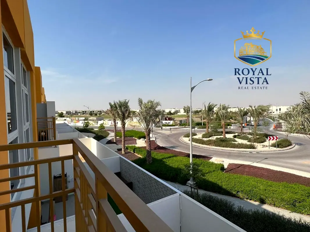 Spacious Luxury Awaits: Stunning 3-Bed Villa iN DAMAC HILLS 2
