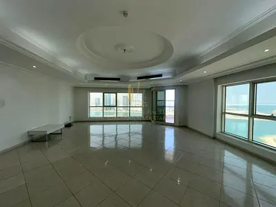 شقة مع  إطلالة بحرية للبيع في برج الأنوار