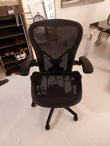 Herman Miller Aeron Classic Chair Black Fully adjustable Size B