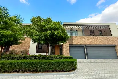 Vacant | Private Elevator | Prestigious Community