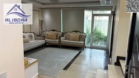 🏡 تاون هاوس للبيع – الزاهية، عجمان  فرصة مميزة لامتلاك تاون هاوس راقٍ بموقع استراتيجي في منطقة الزاهية – عجمان، مقابل المسجد مباشرة، وبمواصفات عصرية