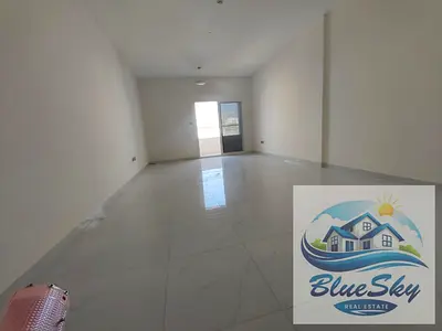 Best deal master room with parking and corniche view 50k only for king faisal road