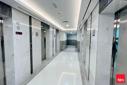 High Floor / Well Maintained / Nice View