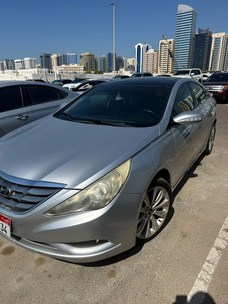 Hyundai Sonata 2013 — photo 1 of 12