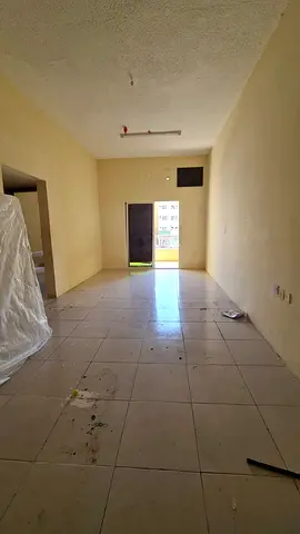 عرض مميز في البوطينة – غرفة وصالة ببلكونتين بسعر 25 ألف