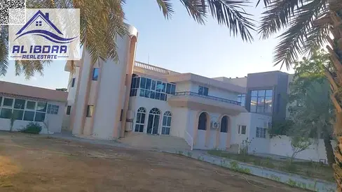 🏡 للبيع – فيلا في منطقة مشيرف – عجمان   📏 المساحة: 14,000 قدم مربع   👤 التملّك: مواطنين فقط