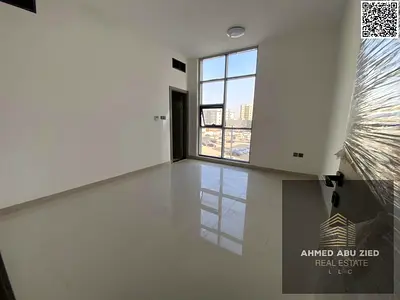 Master bedroom, large living room, spacious kitchen, 2 bathrooms, balcony with open view, central air conditioning, payment facilities, close to the D