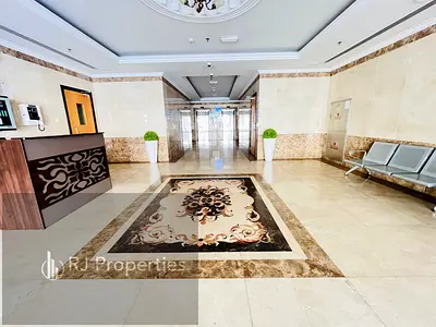 Close to park luxury and very spacious 2bhk with free parking open view