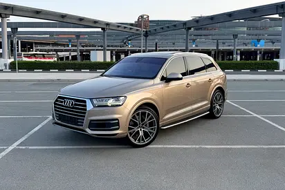 Audi Service History / 2 Keys | Audi Q7 45TSFI Quattro 2018 GCC Specifications (Single Owner)