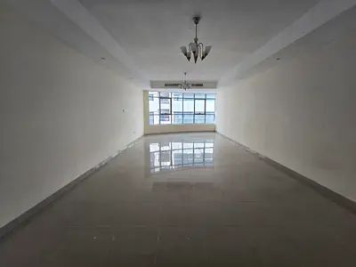 شقة شقة واسعة بتصميم مميز  للبيع في برج صحارى 3