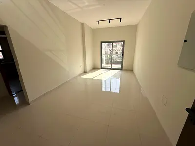 🏡 للإيجار في عجمان النعيميه 1– فرصة لا تُعوّض | أول ساكن شقة مميزة بتشطيب راقٍ وتصميم عصري، مناسبة للعائلات الباحثة عن الراحة والهدوء ✨ 🔹 ثلاث غرف و