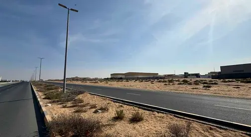 للبيع ارض صناعية في عرقوب