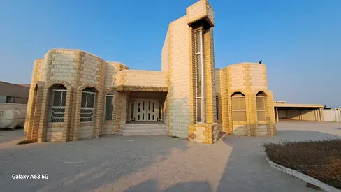 الطرفا ضاحيه مغيدر اماره الشارقه