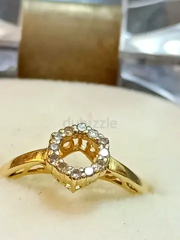 Elegant Ring with Diamonds