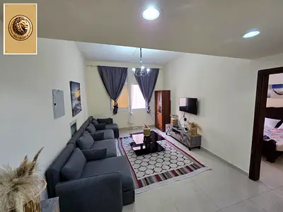 للإيجار السنوي في عجمان - الجرف 2 🏠 ​شقة (غرفة وصالة) نظيفة وواسعة في موقع هادئ ومتميز، قريبة من كافة الخدمات والدوائر الحك