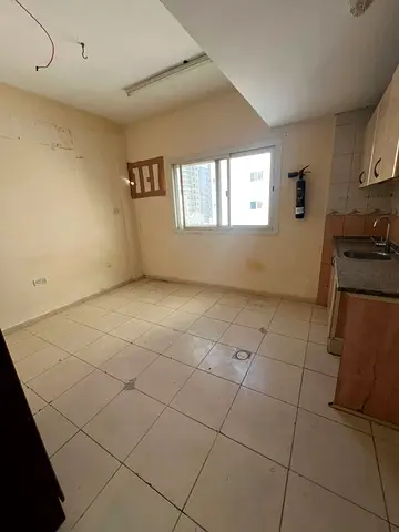 Family studio for rent in the heart of Al Nabaa, Sharjah Suitable for a small family Close to all services and shopping centers