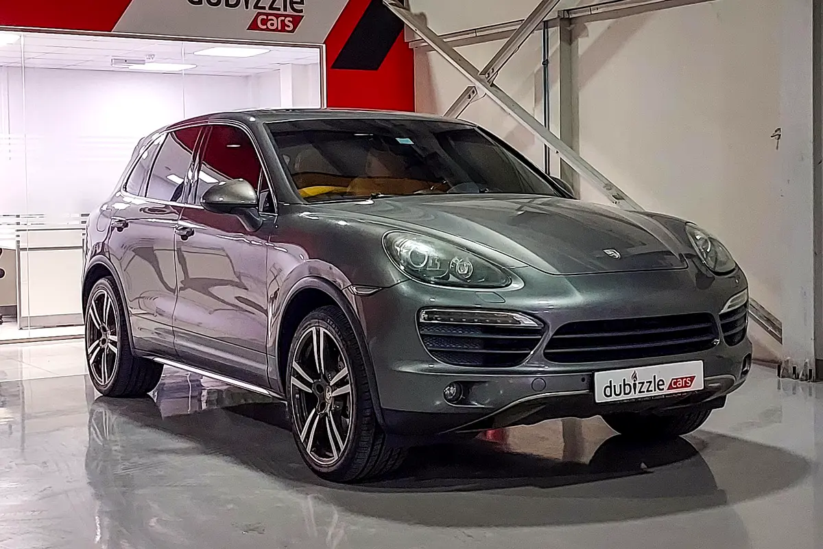 Porsche Cayenne 2013 — photo 1 of 15