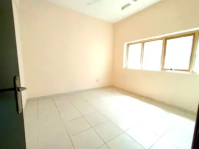للايجار شقه عائليه جميله غرفه وصاله سكن عائلي في الشارقه النباعه  موقع مميز قريب من جميع الخدمات والمرافق
