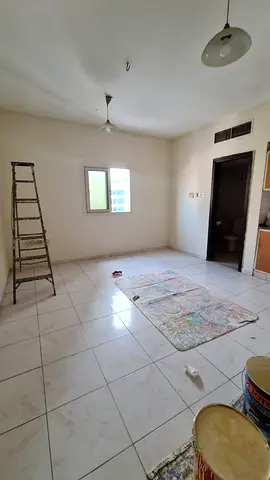استديو عائلي مساحه واسعه بالقاسميه المحطة بالقرب من جميع الخدمات