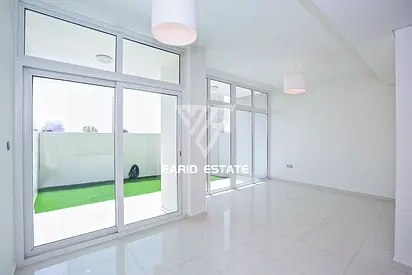 Spacious 3 BR | Unfurnished | Vacant | Community View