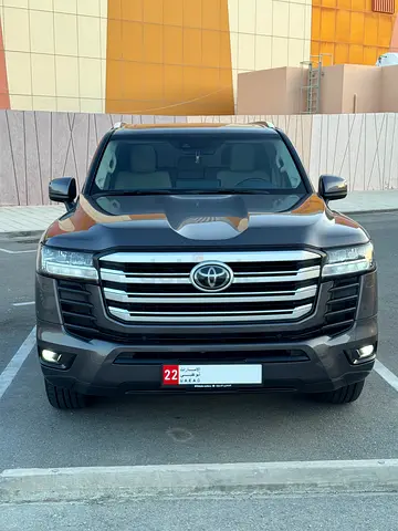 Land Cruiser Full Options