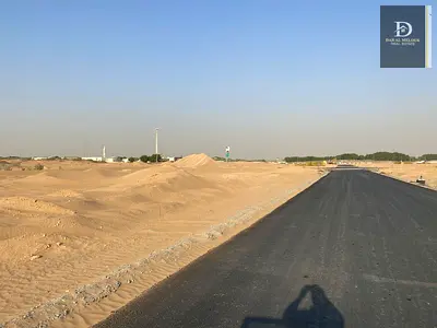 للبيع في الشارقه   منطقه  البليده ٣   قطعه ارض سكني استثماري مساحه ٢٤٢٩ قدم موقع مميز جدا علي شارع ٢٤ متر