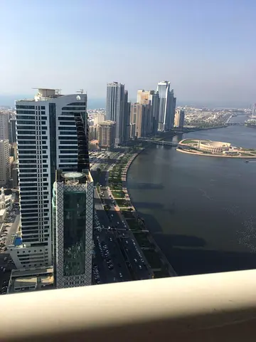 شقة غرفتين وصالة للبيع  في برج أبو خمسين