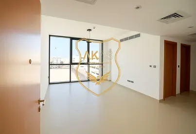 BRAND NEW BUILDING WITH CHILLER FREE LIMITED APPARTMENT AVAILABLE 2 WASHROOM CLOSE KITCHEN