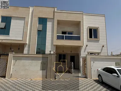 5-bedroom villa with a spacious layout and a prime location close to all services.