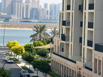 للبيع 3غرف نوم منهم غرفه ماسترمع دريسنج بمنطقه جزيره مريم الشارقه تشطيب راقي