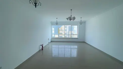 للبيع شقةغرفتين وصالة في برج المهند  كورنيش البحيرة - الشارقة