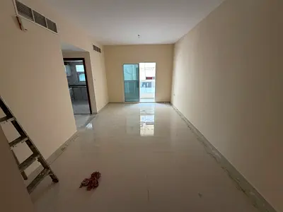 للايجار السنوي  غرفتين وصاله تكيف مركزي 2 حمام  1 بلكونه  النخيل تاني صف كورنيش عجمان