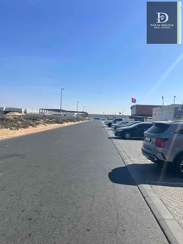 للبيع في الشارقه منطقه الصجعه  الصناعيه ارض صناعي تجاري   م22000قدم تصريح   شبرات ومستودعات   للبيع في الشارقه منطقه الصجعه  الصناعيه ارض صناعي تجاري