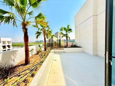 Gorgeous 2-br penthouse // Brand new building // built in wardrobes // ready to move in